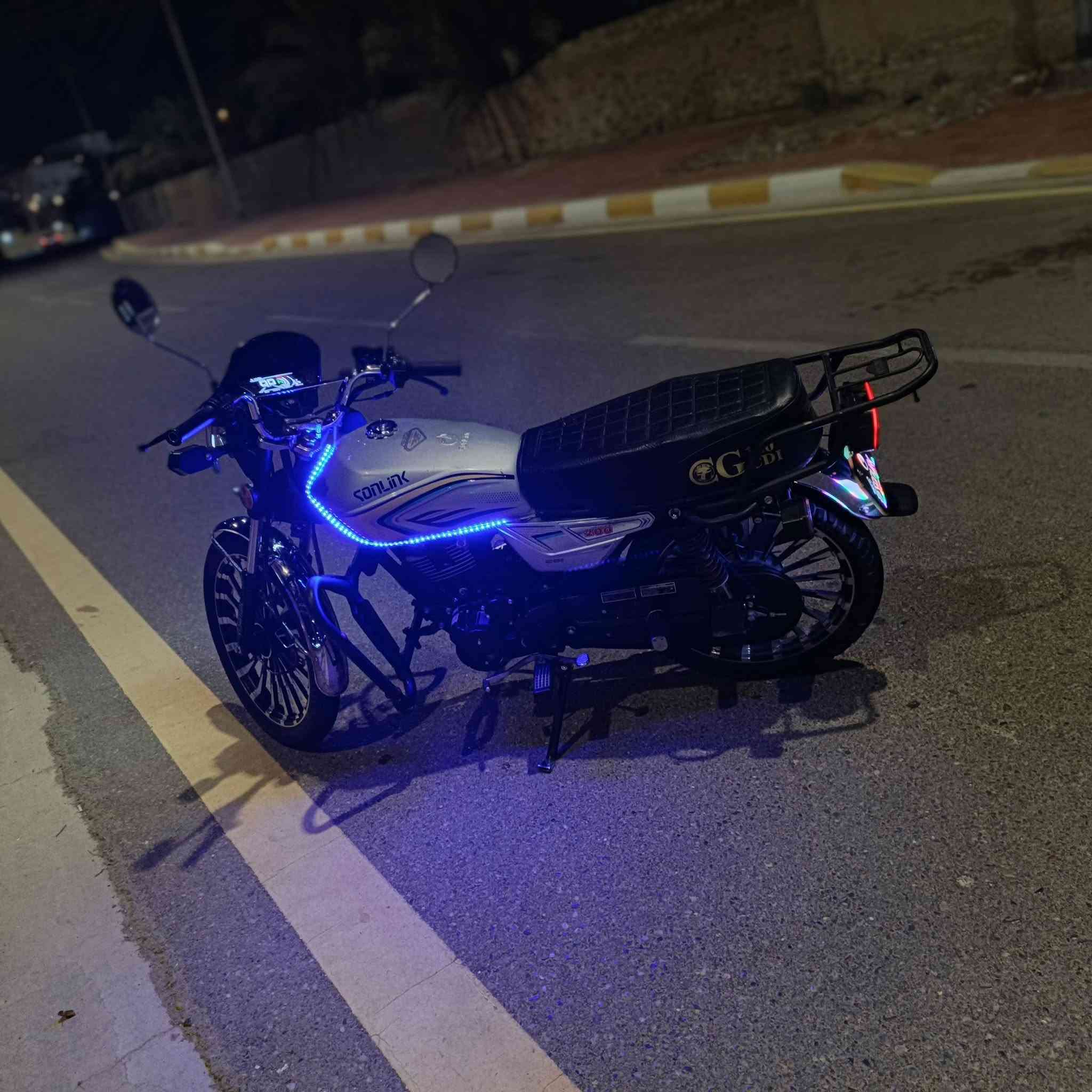سونك  2024 مشدود ب2025
دراجه مكفوله من كلشي 

كهربائيات كلها شغاله 

صلف هندر 

سعر دراجه 825 وبيها مجال شي قليل لشرايه 

مكاني رمادي الحوز 

لتواصل / ***********
