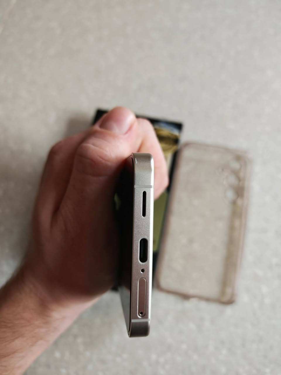 سامسونك s24العاد
ذاكره 256
ضمان عين الفهد
مستعمل قليل كل جديد 
مداخل تصليح
سعر 600 
***********
