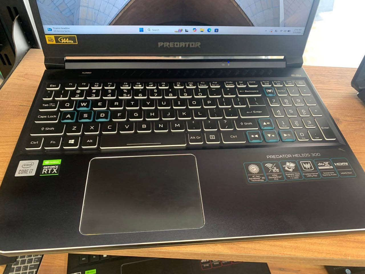 🔥 لابتوب Gaming قوي بسعر مميز 🔥  

💻 Model: Predator Helios 300  

🧠 الرام (RAM): 16GB DDR4  
💾 التخزين (Storage): 512GB SSD NVMe  
🎮 كرت الشاشة (GPU): RTX 2060 خارجي  
🎮 حجم كرت الشاشة: 6GB GDDR6  
⚡ استهلاك كرت الشاشة: تقريباً 90W  

🖥 الشاشة: Full HD – تردد 144Hz (تجربة لعب سلسة وسريعة)  

✨ المميزات:  
✅ أداء قوي لتشغيل الألعاب الحديثة  
✅ مناسب للألعاب الثقيلة والتصميم والمونتاج  
✅ شاشة 144Hz تعطي سلاسة عالية بالجيمينگ  
✅ سرعة ممتازة بفضل SSD NVMe  

💰 السعر: 687$ فقط  

🚚 متوفر توصيل لجميع المناطق  
📩 للحجز أو الاستفسار راسلنا خاص أربيل, العراق


**إذا كنت صاحب هذا الإعلان وتريد حذفه لأي سبب، رجاءا أرسل رسالة إلى الدعم الفني**