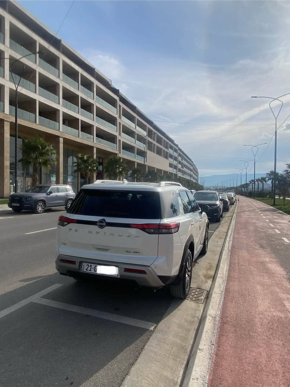 بافیندر٢٠٢٢
SL
٢٠ مایل ماشی
واحد قطە سبخ
فول بس بدون پانوراما
سعر ٢٤٥ 
*********** كركوك, العراق
