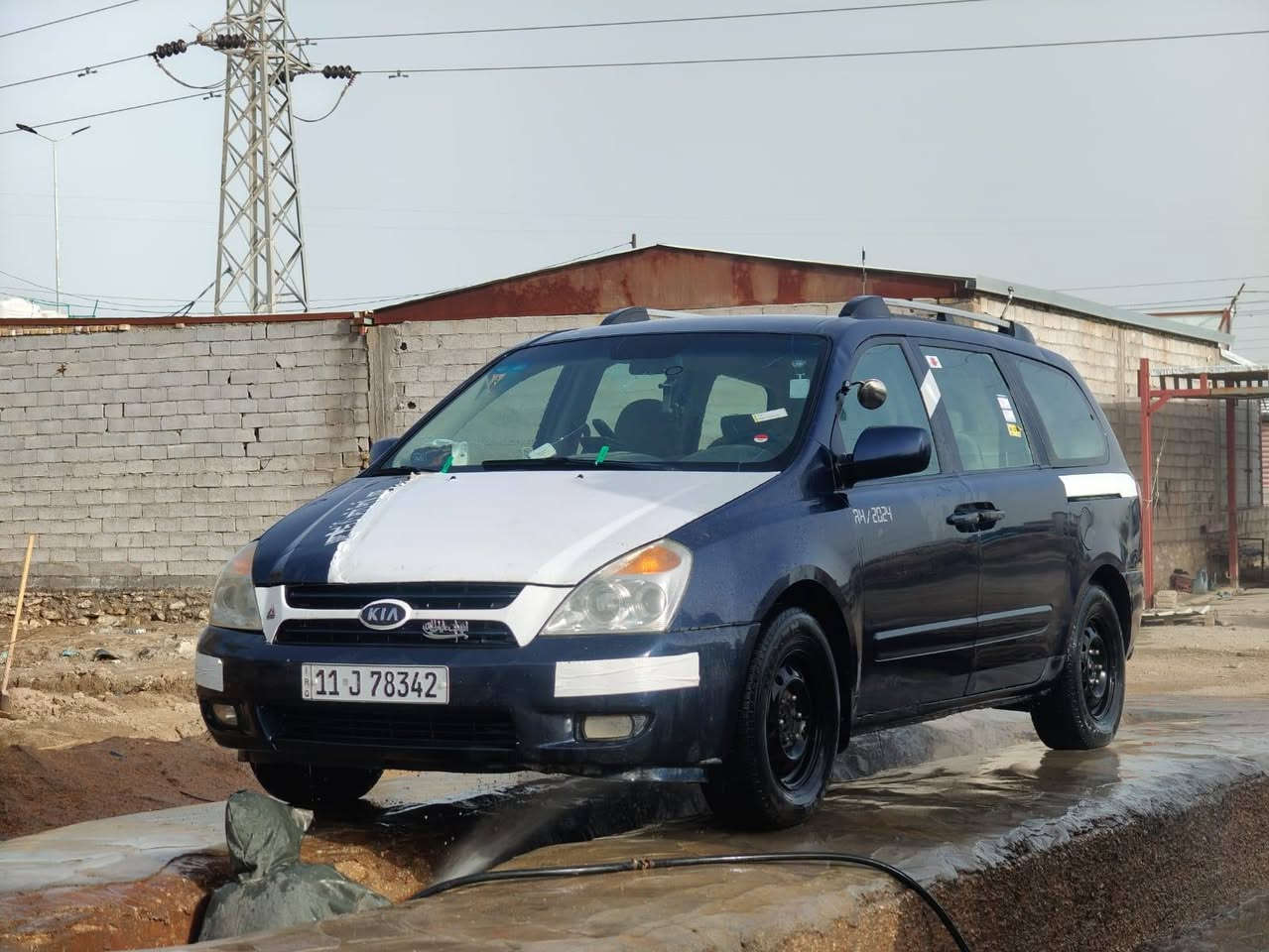 سلام عليكم..
كيا سيدونا موديل 2007 

السياره غاز بانزين بيها منضومه جديده ما صارلها شهر ام ال80 لتر ، السياره مكفوله من الضربه كلين 

رقم بغداد انكليزي والسنويه جديده وبسمي ومداور باي وقت ثاني يوم السياره شادلها كير جديد ومحرك مكفول تخم تايرات جدد حدادية جديدة سيارة ما بيها اي نقص
مكاني السماوه 

اي استفسار هذا الرقم  ***********
