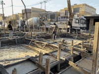 عرض الهيكل  240 الف للمتر الواحد 🧱 
مواصفات بناء بأعلى المعايير :

⭕️ فرش الأرض بطبقة سبيس وحدلها لضمان استقرار التربة
بعد التأكد من رصانه الأرض
⭕️ فرش نايلون زراعي ثقيل لحماية الأساسات

⭕️ تنفيذ مجاري داخل الرفت بمواد عالية الجودة امل الشريف او البركة حسب اختيار الزبون 

⭕️ تسليح الرفت بحديد F.F او روهينه مفحوص مختبريًا وفقًا لمواصفات دقيقة

⭕️ صب الرفت باستخدام كونكريت من نوع 35C لضمان قوة ومتانة الخرسانة

⭕️ إعداد بادلو بارتفاع 10 سم لتعزيز الأساسات

⭕️ بناء الجدران باستخدام طابوق الشارقة مع رمل مفحوص مختبريًا   تحت إشراف كادر مهني مختص

⭕️ تنفيذ شبكة أنابيب للسبالت والساحبات لضمان التهوية الحديثة

⭕️ تركيب فريمات حديد للأبواب والشبابيك لضمان المتانة والجودة

⭕️ ارتفاع السقف الأول 3.30 م حيث يكون ارتفاع الطابوق 3 متر ورباط كونكريت 30 سم لكل جدران الطابق وارتفاع بقية الطوابق 3.10 م 

⭕️ صب السقف الأول بخباطة مركزية بمواصفات متقدمة
بأستخدام كونكريت C35 لضمان قوة ومتانة السقف

⭕️ تأسيس كهرباء بوري مد انابيب داخل الجدران

⭕️ تأسيس ماء 

⭕️ هذه المواصفات تشمل كل طابق من البناء لضمان أفضل جودة وأعلى معايير.

ــــــــــــــــــــــــــــــــــــــــــــــ

 لتصميم وتنفيذ منزلك  تواصل معنا الان 

الاتصال على الهاتف 
***********

 او زيارتنا في مقر المكتب مكتب التراث الكائن
في العروبة مقابل اللجان الطبية شارع سيد مكي
