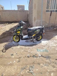 ZR24 للبيع كامل ملحقات وياها ماشيه 2500 كدامكم بل واقع احله للاستفسار ...