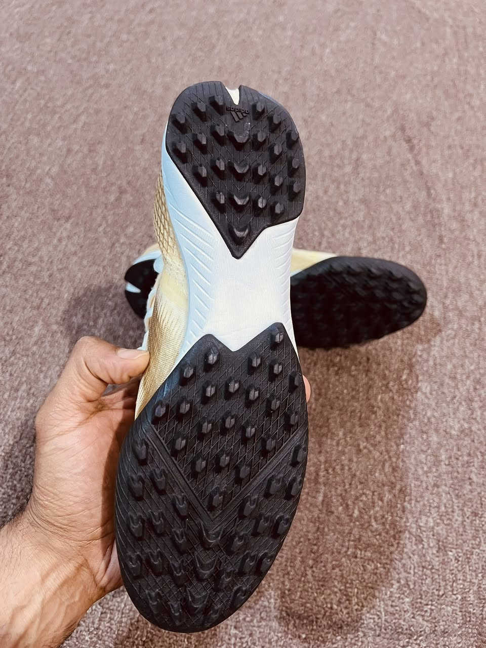 تحفه ادداس اكس
اصلي باله 
قياس41 
نضافه1/1 
اولئ شرط 
فول طبي 
سعر خاص 
توصيل موجود 
واتساب متوفر 
***********
