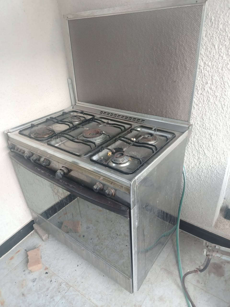 للبيع شغال كله على الفحص وحته الفرن ادامه كامله على مكانه بلخاجيه ***********
