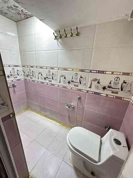 يا الله 
مشتمل #لليجار مساحه 60  متر 
سعر اليجار 450🔒
يحتوي على استقبال وحولي و مطبخ
والطابق الثاني  غرفت  نوم مع بيتونة وسطح
📍عنوان المشتمل : الشعب - ضباط الكويتي خلف شارع عدن  للاستفسار التصال 
 *********** 📞
مكتب القريشي
