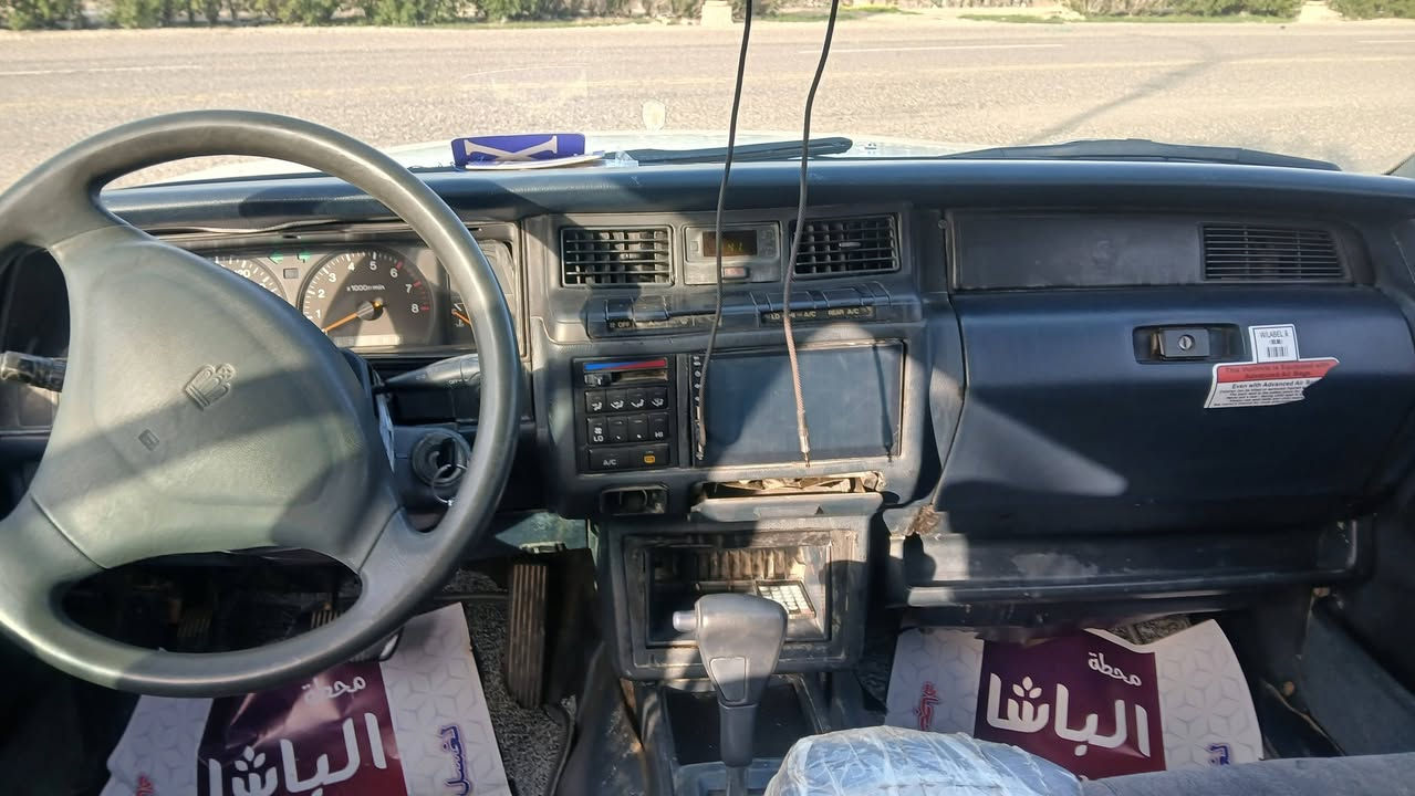 سلام عليكم سياره أرنب موديل 1994 رقم بغداد مشروع وطني السنويه 29 السياره مكفوله من الضربه ولكص ونقل الجثه فقط بيه ربلة ولف فقط السعر 67 بيه مجال الرقم ***********
