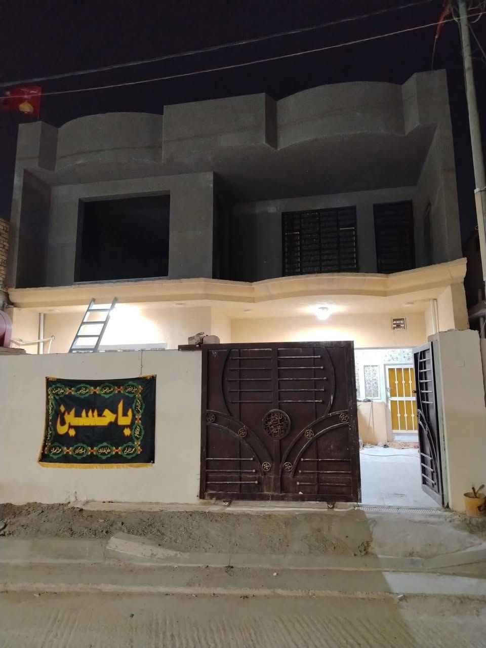 بيت للبيع 200متر 5غرف نوم في حي الجامعة قرب مجمع فدك مطلوب إسكان 10   للاستفسار  اتصال ‏‪***********‬‏
