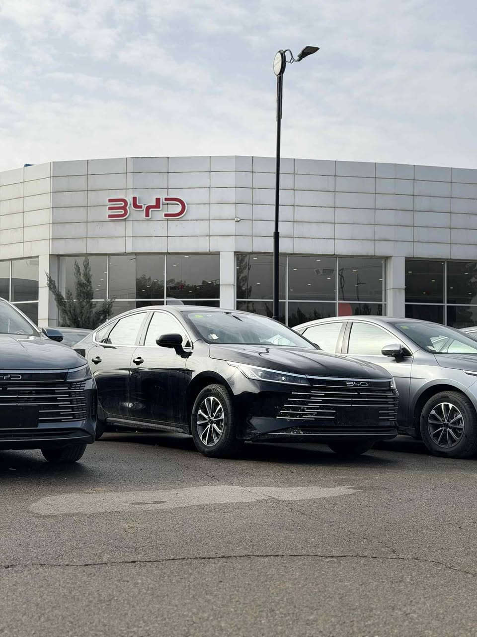 السلام علیكم 
انواع السیارات byd موجود🔥🔥
ضمان ۳ سنة نفس سعر 👍👍
***********
