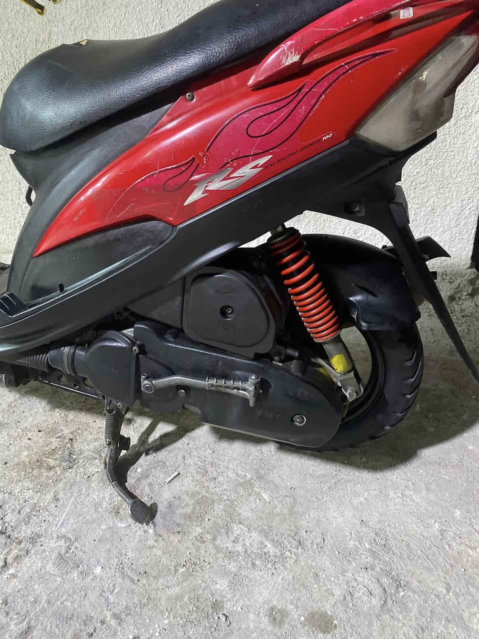 السلام عليكم ماكس عدله
شوفت عينكم دراجه مابيه نقص بلاديه فقط كابريتر تجاري وسلف 
مكانه بغداد حي العامل 
***********
السعر 650
