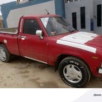 هايلوكس • ٨٢ • شاصي نضيف