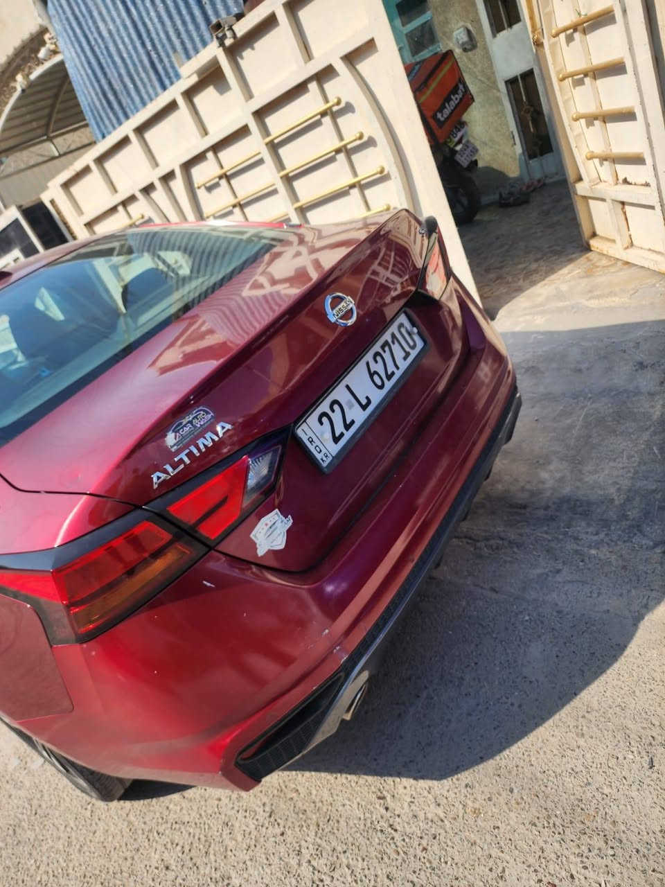 السلام عليكم..... 
نيسان التما موديل 2020 وارد امريكي سيارة
فئه sr سياره حادثهه خلفي جاملغ الخلفي الايمن بدون ايرباك شاشه كامرة رادار حساس خلفي تحديد مسار لايت زنون اصلي كفاله حجر صالنصه كلشي شغال بيه اي نقص ماكو تعمير درجة أولى ان شاء الله
کشن کهرباء فول بدون سلاید  
بجم كبس لون ماروني
السيارة فور ويل 

سعر 137ورقه وبيه مجال سیاره رقمهه اربیل تريد وكاله تريد تحويل الاتصال على الرقم *********** صور الحادث ورقم الشاصي مرفق مع المنشور بغداد, العراق
