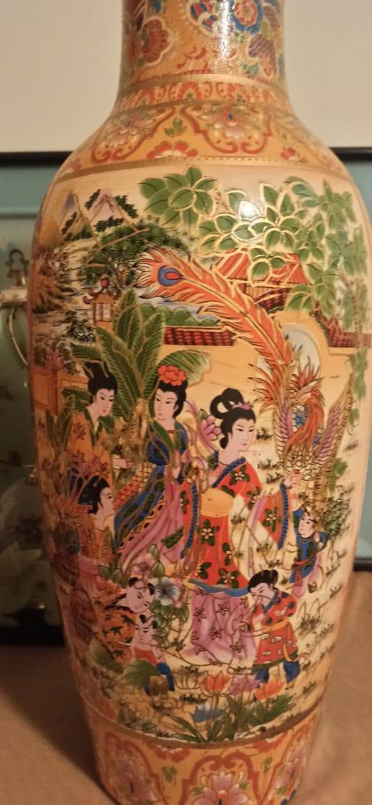 Large twins vase😎✌️ اتنين فاز كبير
اتنين فاز شينواه حجم كبيير
من الاصدارات القديمه 👌
رسم يدوي handmade
بتصميم مميز و مختلف
و تفاصيل غايه في الدقه 
و بلمسات بارزه
ارتفاع 58 سم تقريبا
دوران 72 سم تقريبا بورسعيد, مصر


**إذا كنت صاحب هذا الإعلان وتريد حذفه لأي سبب، رجاءا أرسل رسالة إلى الدعم الفني**