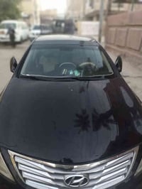 شباب للبيع ازيرا موديل 2012  خليجي  مكينه فول ومكفول محرك 6سلندر بصمه ...