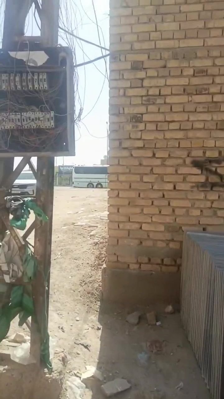 السلام عليكم
بيت للبيع مساحه 100 متر طابو
حي اور الثانية 
بيت جاهز مابي أي نقص
طابق ارضي  
 غرفه +صالة+مطبخ+استقبال +وصحيات داخلية وخارجية 
الطابق الثاني بس غرفة 

الشارع 10متر تبليط ومجاري دفن
مااحجيلك عن الخدمات فول 

رقم الهاتف ***********
رقم ثاني ***********
