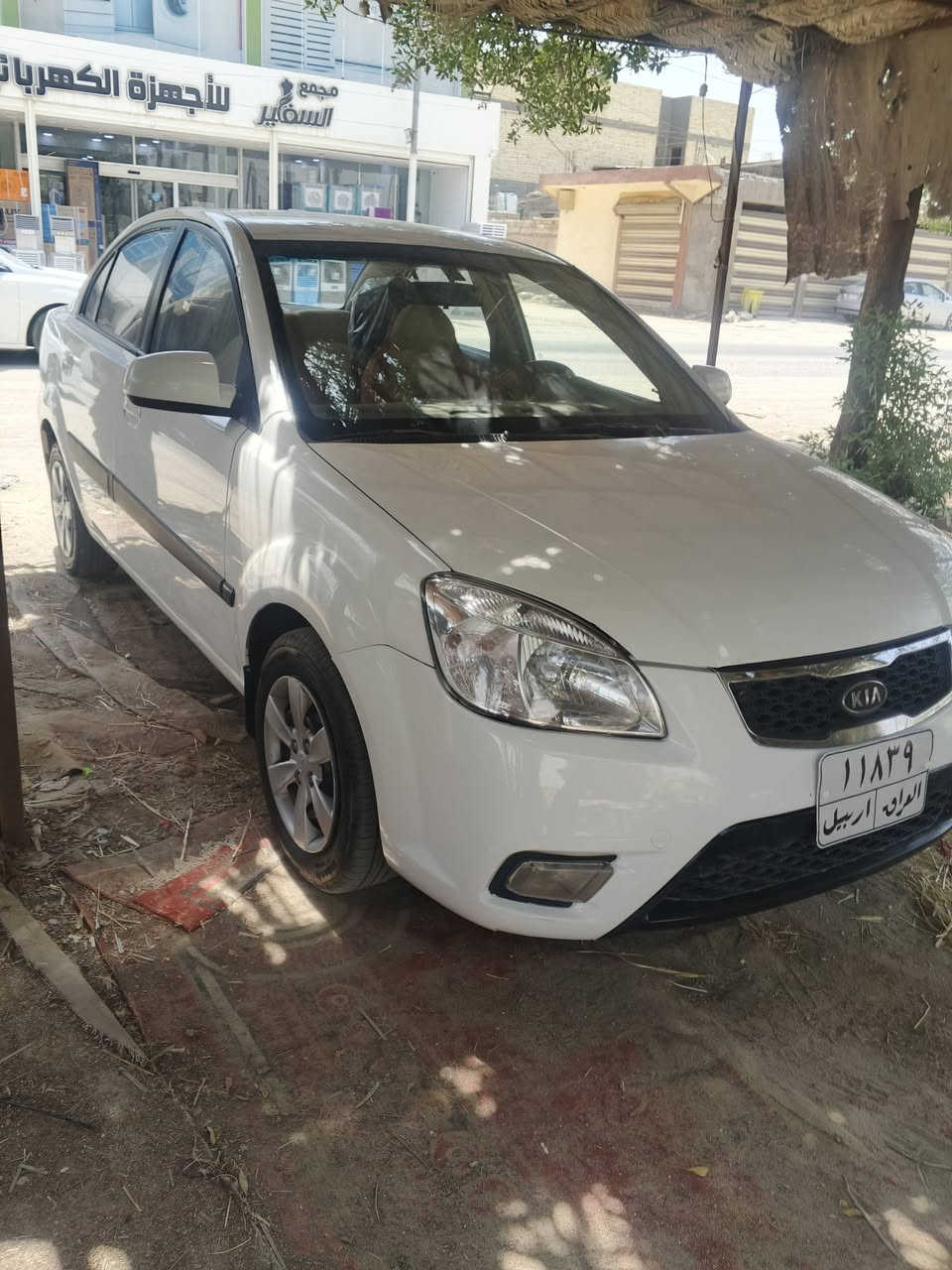 كيا ريو ٢٠١٠ محرك ١٦٠٠ رقم أربيل بإسم كردي وكاله اوتحويل مضمون 
بيها رشات صبغ بدون ضربه 
محرك وكير مكفولات حداديه جديده تخم تاير جديد تبريد ثلج السعر ٦٩$ مكانه كوفه ***********
