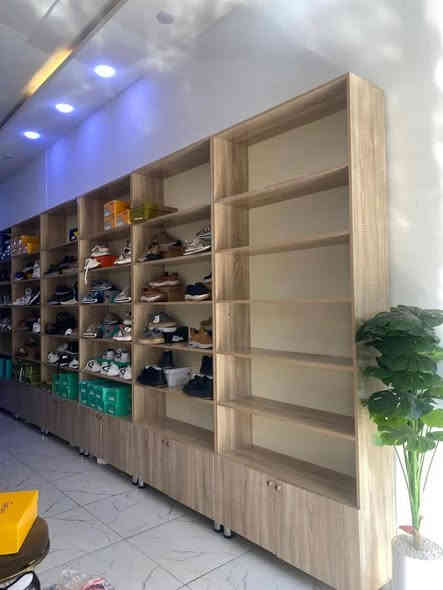 العلق تم حدد مكانك توصلك الاسعار مكان #البصرة #بغداد
(#لا #يوجد #توصيل #محافظات #حاليا) 

تم وصول فاترینات جميع الوان 

* عرض خاص 5 القطع *   

ما يهمنه صعود أسعار الخشب جوه سوك 

الخشب((mdf) وليس ملامين 

ملاحظه العرض 5 قطع فوق 

من لديه الحجز يارت يجي يستلم بضاعه

فاترينات خشب جميع الألوان 

20*100 ارتفاع 250سم

30*100 ارتفاع 250سم

مكان #البصرة #البصرة 

 يوجد توصيل داخل البصرة فقط

يوجد فرع في #بغداد 

(#لا #يوجد #توصيل #محافظات #حاليا) 

 *********** واتساب وانتصال

ملاحظه السبب عدم الذكر الا.سعار انحضر
