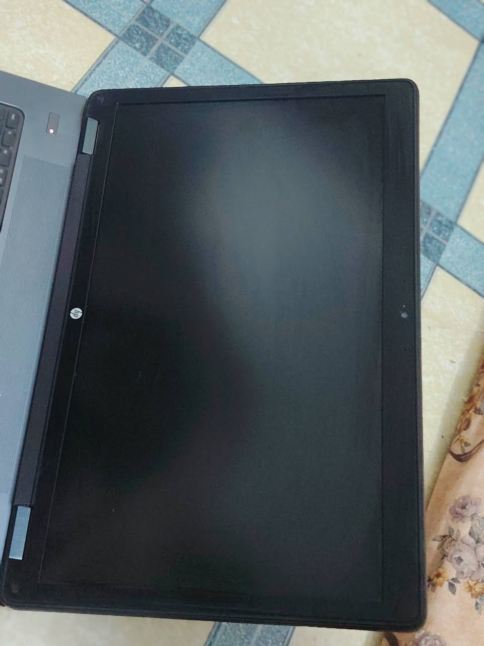 السلام عليكم شباب لابتوب hp للبيع السعر ٢٥٠ قفل


**إذا كنت صاحب هذا الإعلان وتريد حذفه لأي سبب، رجاءا أرسل رسالة إلى الدعم الفني**