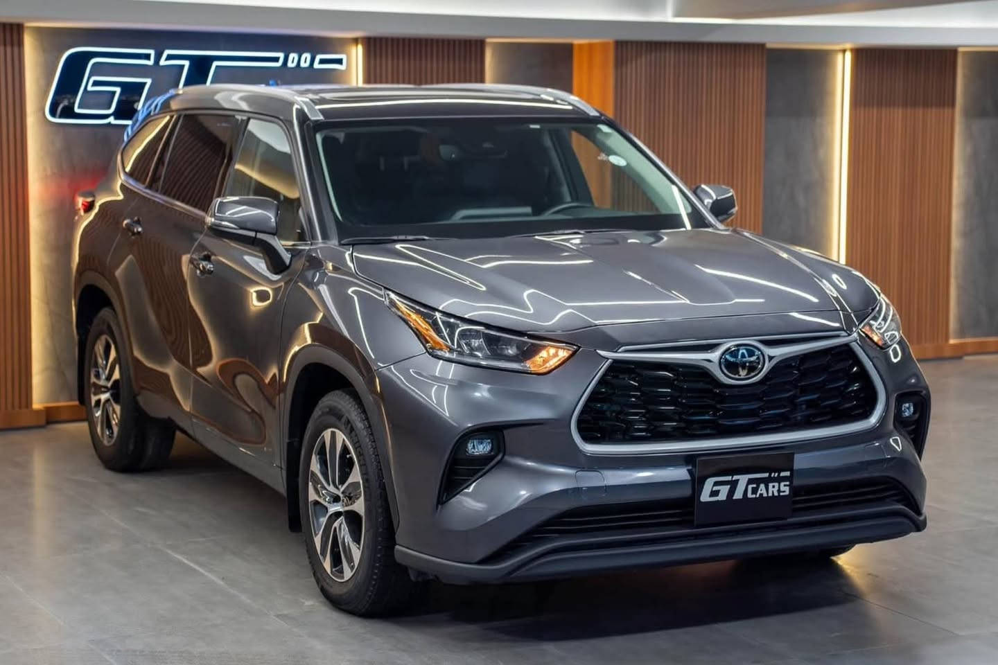 تۆیۆتا هایلاندەر 2022 مواسەفات XLE کلین تایتڵ 
60 هەزار مایل ڕۆشتووە 
مەکینەی V6 دەبڵ ئەکسل 
بەسمەیە و شەغال 
دەرگای بەسمە 
کوشن جلد 
کوشن کارەبایی 
کوشن گەرم 
برێک کارەبایی 
ئۆتۆ هۆڵد 
دژە خلیسک 
سێ مۆدی لێخوڕین 
سندوق کارەبای 
بلاجکتۆر 
ڕاداری خەتی جادە 
لایت زینۆن 
ئاوێنە ئیشارە 

سـعـر : لە کۆمێنت داوابکە ڕاستەوخۆ بۆت دێت 📥 

گێر و مەکیەنەی بەشەرت 
هیچ کێشەیەکی تێدا نییە 

ژمارەی خاوەنەکەی 
***********
