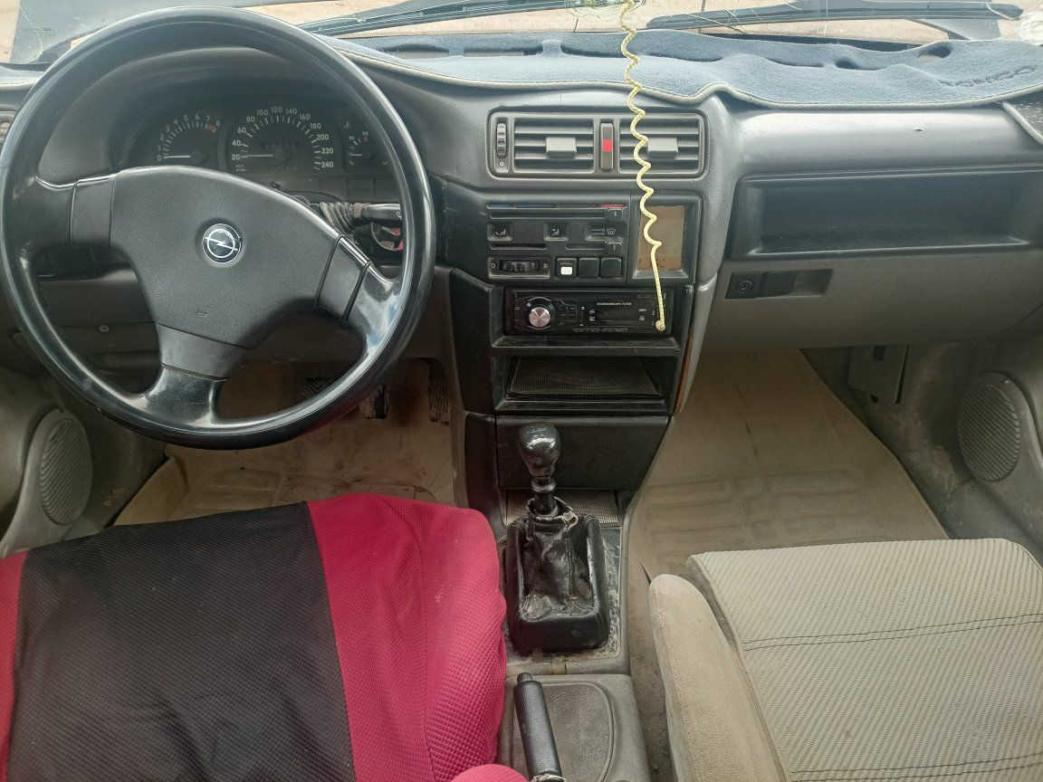 فكتره  موديل 90 دفع رباعي  سياره مابيهه ضرر مكينه اثر نفخ طخم نضيف وايرمنيه كلهه شقاله تحويل من الشرعي سياره جاهزه سنويه بيضه الرسم مدفوع  السعر 22 
***********
 ***********
