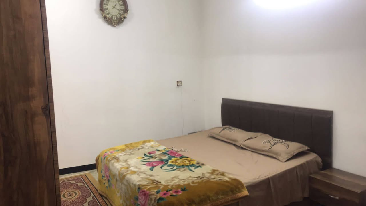 الدار للبيع ركن زراعي سند 25مال بيت سعيد
🏚️🏚️🏚️🏚️🏚️🏚️🏚️🏚️🏚️
عباره عن وحدتين سكنيه 
بس تفتح باب عل خارج او اتريده بيت كامل 
🏚️🏚️🏚️🏚️🏚️🏚️🏚️🏚️🏚️
مساحة (85) متر 
واجه (6.50) 
عرض الشارع (10) متر 
السعر (250) مليون 
بناء (٢٠٢١) 
🏚️🏚️🏚️🏚️🏚️🏚️🏚️🏚️
طابق لا رضي يحتوي على كراج صغير مدخلين غرفه وصاله مطبخ وخدمات وخدمات خارجيه 
طابق ثاني يحتوي على 3غرف نوم وصاله وخدمات 
وبيتونه وسطحين 
🏚️🏚️🏚️🏚️🏚️🏚️🏚️🏚️🏚️

العنوان سبع ابكار شارع علوة بغداد 

🟥🟥🟥🟥🟥🟥🟥🟥
يمكنكم إرسال عروضكم العقارية ( اراضي _ دور _ عمارات وكل ما يتعلق بالعقار ) ما عليكم سوىى ارسال المعلومات برسالة واذا كان متوفر صور للعقار لعرضها في المكتب وعلى صفحتنا على الفيس والله الموفق
نسبة الدلالية / 1 /بل 100
🔶🔶🟣🔺🔻🟣🟨🟥
للاستفسار أكثر تفظل اتصل خاص دلال بغداد للعقار


**إذا كنت صاحب هذا الإعلان وتريد حذفه لأي سبب، رجاءا أرسل رسالة إلى الدعم الفني**