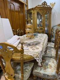 للبيــع للبــيع......اثـــاث كامل  بـــردات ....  فاترينه......  ميــز...