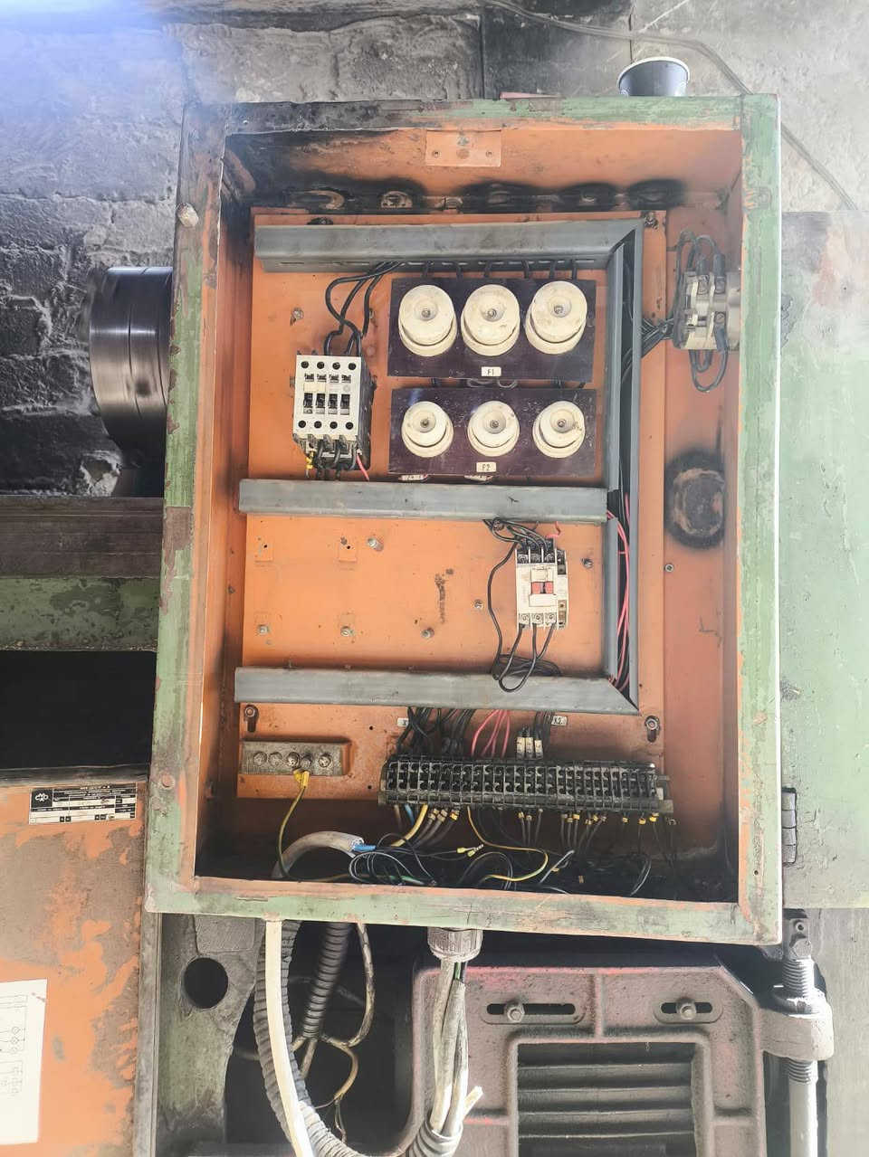 السلام عليكم بعض من عملنا تحوير تورنه وتشغيلها من نظام ال Dc الى نظام Ac .مستعدون لتحوير التورنات وايضا نصب وفحص المولدات وروؤس التوليد وتصنيع البوردات لانظمه ال Ats .بمختلف الاحمال .اخوكم الفني ابو حيدر ***********
