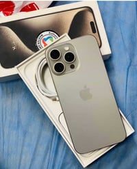 آيفون ١٥ برو ماكس • ٢٥٦ • بطارية ٨٥٪