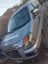 هيونداي • ستاركس • عمارة