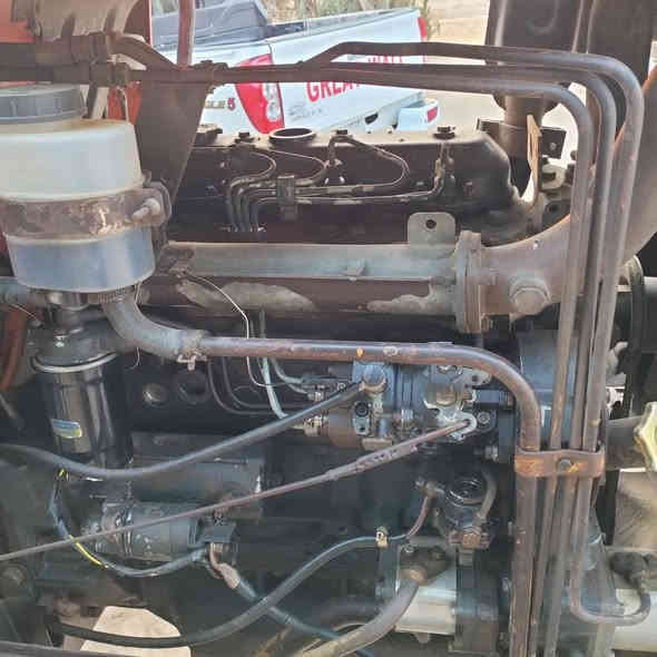 السلام عليكم مكينة للبيع موديل 81مكينه جديده تخم تاير جديد محرك كير اكسل وضع شركه  المكان واسط عزيزيه الاستفسار ***********
