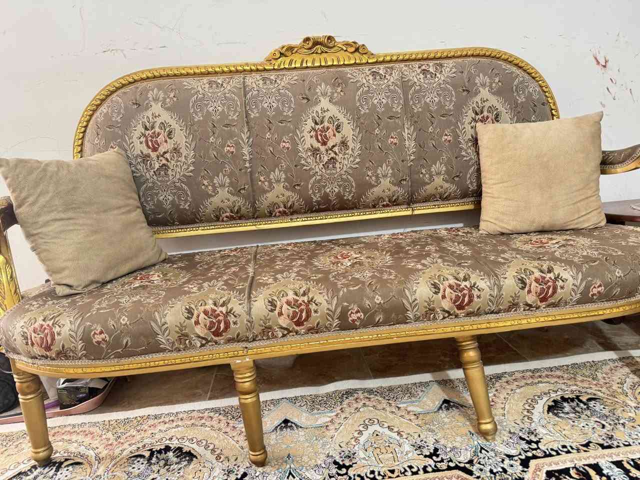 السلام عليكم
تخم خشب ١٠٠٪؜ تركي للبيع
٢ ام ال٣ نفرات
٤ ام النفر
الطبله الوسطية مرمر اصلي
للتواصل ***********
