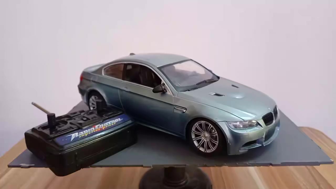 صباح الخير 🌹.. BMW حجم ١/١٤  عالريموت شكل نادر 🫨 إنارة أمامية فقط مبدأ بيها جام خلفي و باقي التفاصيل كلها مذكورة بالفديو المرفق 🔥 ب١٥ الف دينار فقط 🤩


**إذا كنت صاحب هذا الإعلان وتريد حذفه لأي سبب، رجاءا أرسل رسالة إلى الدعم الفني**