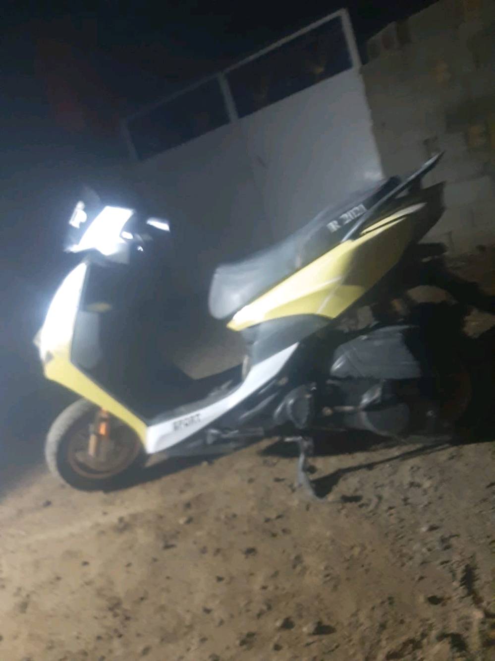 بغداد الحسينية 
دراجة ماكس fs 
الدراجة كفالة كفالة عامة 
كلها شغالة 
نكرة سلف 
الهندر ملغي 
الكهربائيات كلها شغالة بس تربط الفيش 
