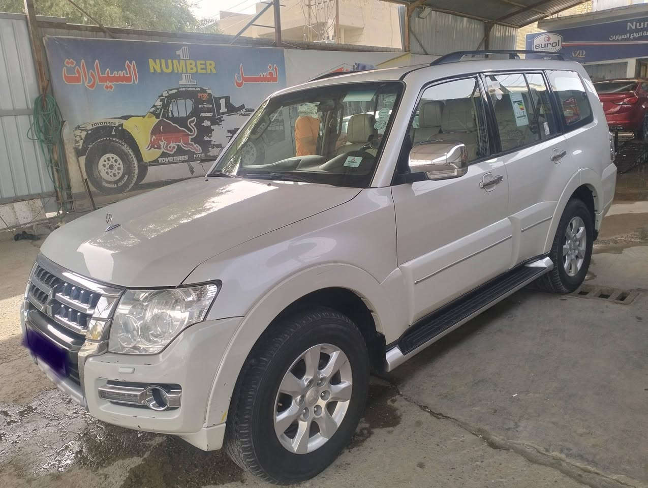 سلام عليكم... باجيرو 2016 كامل  مواصفات للبيع بدون حادث او صبغ فقط قطعه صغيرة خلف الباب عكس السايق. مابيه اي نقص السعر 18000$ رقم أربيل موجوده بغداد للاستفسار الاتصال بالرقم ***********
