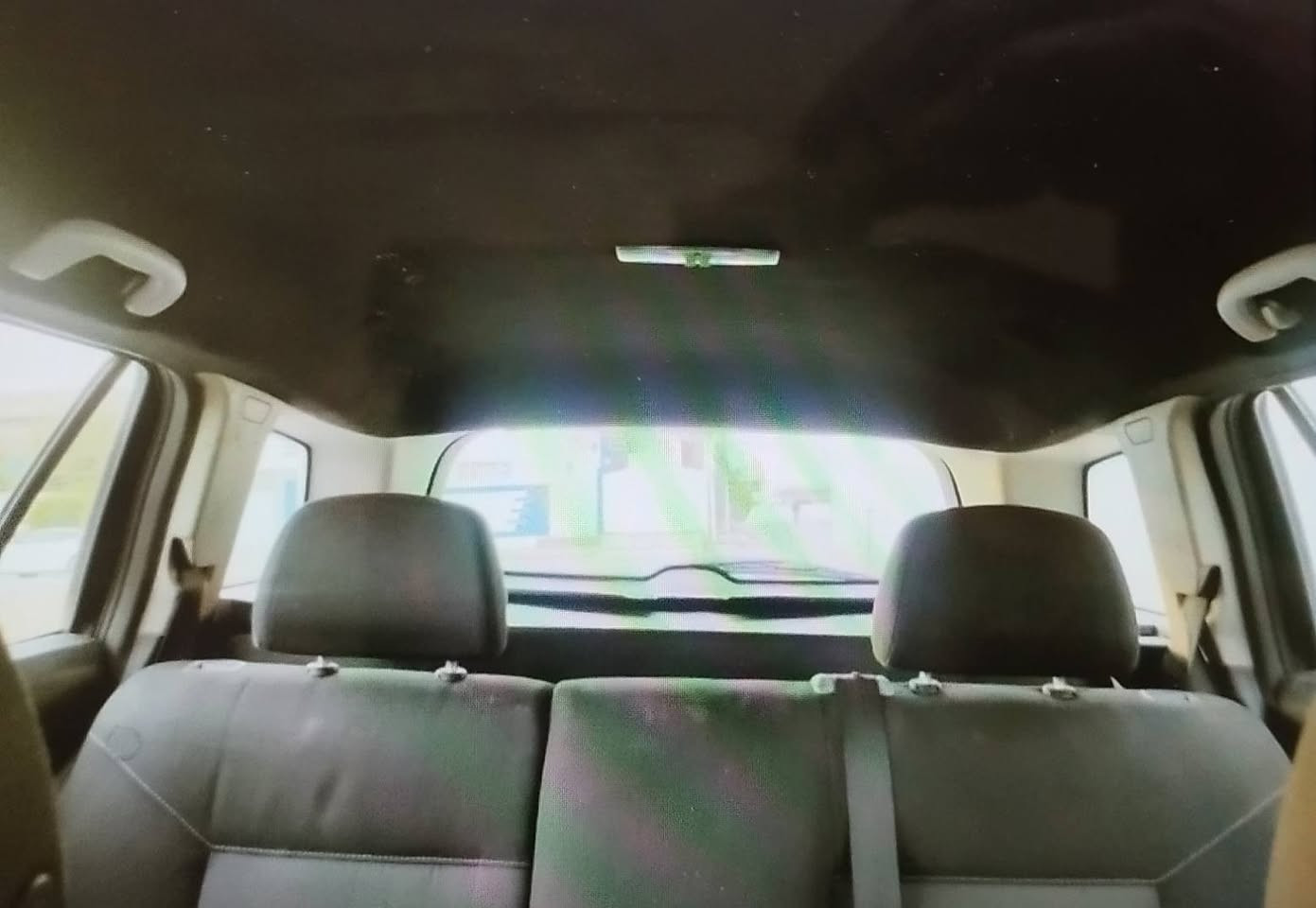 سياره اوبل استرا استيشن ٢٠٠٦
كير عادي
شاشه
كوبون بنزين
مكينه جيده لا صرف ولا نفخ
جامات اماميه كهرباء
سنتر لوك
السعر ٣٥ قابل للتفاوض
***********
