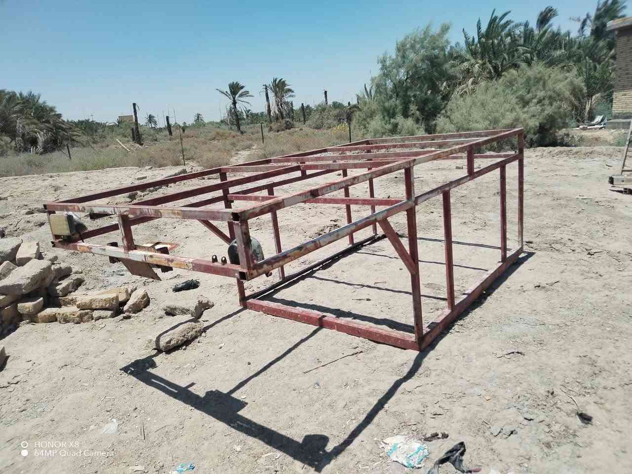 سلام عليكم للبيع محجر او سقيفه مال ستوته تفصال حديد ثقيل شغل درجه أولى تفصال حلو ومرتب بيهه مكان MB3 وبيهه سماعات ٢ مكاني سوق الشيوخ كرمه بني سعيد للاستفسار الاتصال ***********
