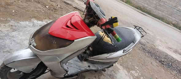 السلام عليكم دراجه سكنس فحل مكينه ما مفتوح جانت متروكه بسبب ضروف نقصها ترايش أو كفرات  مال جناي مو بياع وشراي اشوف اسعاركم مكاني بغداد جسر ديالى ***********
