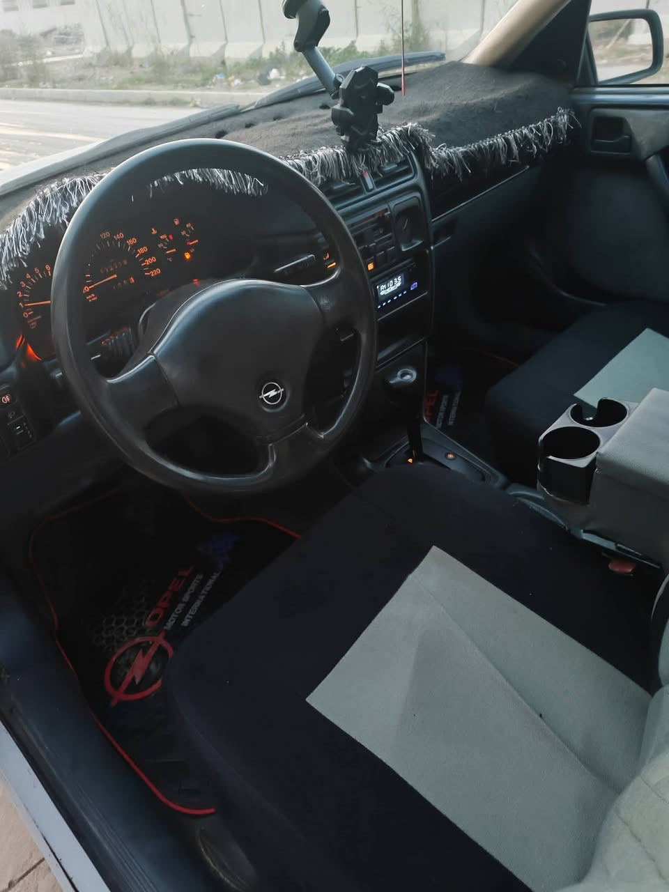 للبيع فكترا صندوك  موديل(91)حجم (16) فول فول تمتيك كير ومحرك شرط  صبغ دوائر ودوسات وتغليم يم السلايت فقط 

والباقي شرط سياره مال جناي سياره مصروف عليها ستيرن بور قفل مركزي جامات كهرب سلايت كهرب مريات كهرب داخلها صاج 

طخم تاية جديد طخم ويل كب جديد باتري جديد دوشمة جديده 
سياره بلادية ومال جناي شراي خابر وبل خدمة سعر 53

مكاني الأيسر هاتف ‏***********‬‏… 👈.‏‪***********
