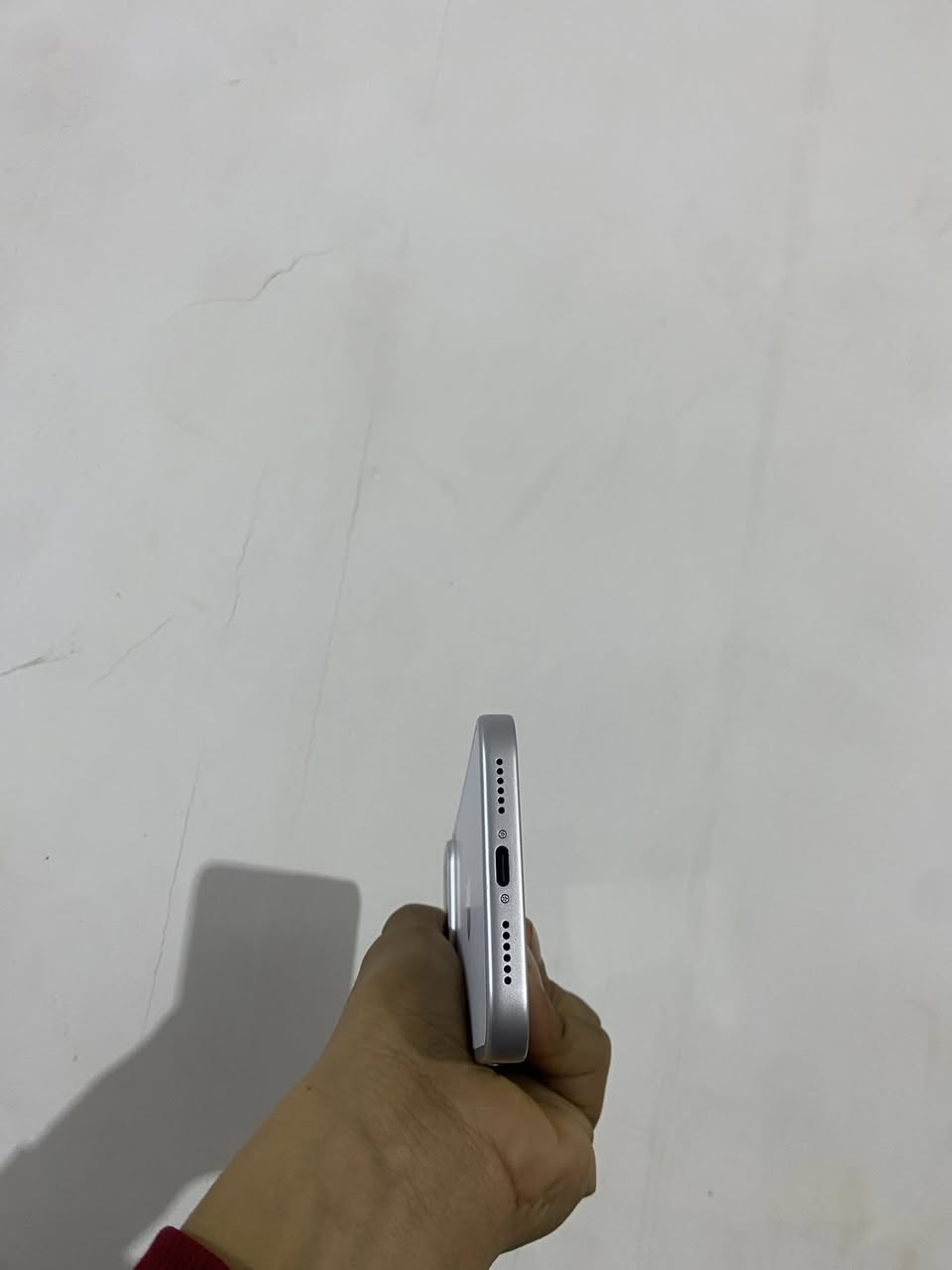 سلام عليكم.
ايفون 17برو ماكس أمارتي شرط طبق الأصل. 
ذاكرته واحد تيرا. 
بطاريته 100. 
دبل خط. 
كاميراته حلوه وكله شغال. 
سعره 125الف فقط. 
م سامراء 
***********
