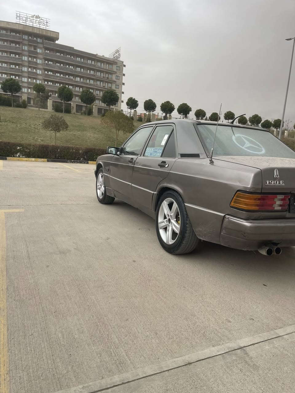 مارسدس E190 ارم بلاستك سليماني كير محرك ونجي خير من لله صدر امامي خلفي جيد مكان سياره سليمانيه السعر#29 ورقه ومجال قليل اي استفسار ***********
