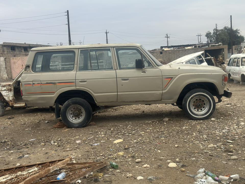 السلام عليكم 
للبيع لاندكروز بدون رقم، محرك بي خيط بخار
السيارة متروكة كوم حديد  السعر  ( مليون ) 
العنوان/ بلدروز  أتصل على الرقم  ***********
