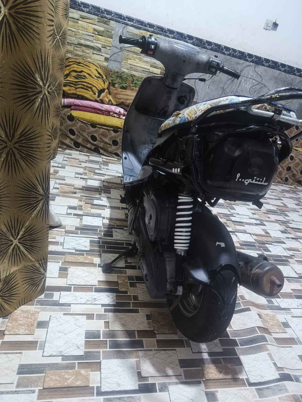 سلام عليكم شباب ماكس قجمه✨ البيع ما متعوبه حلوه لمكينه مفتوحه مدل بيه ربل ولف. كلشي شغال كفراته كامله ✨سعره 650.وبيه مجال قليل.✨ بكاني البصره كرمت علي رقم ***********🫴🏾
