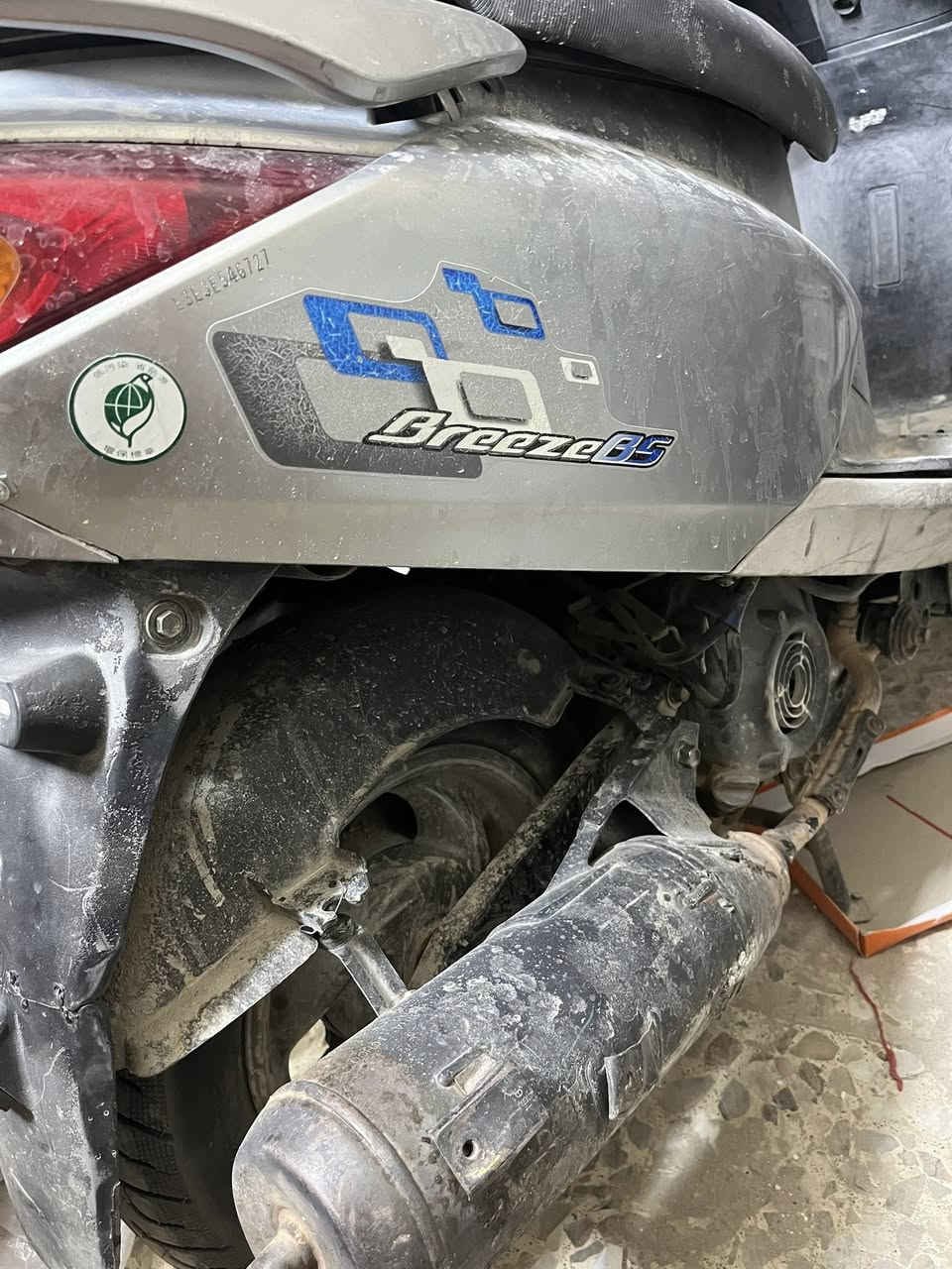 السلام عليكم بريز بغبغاء نوزل للبيع الدراجة كاملة من كلشي بيهة نقص شغلتين بسيطات كلش : 
 1️⃣واقية مال صالنصة 
2️⃣ وقمچي مال كيلو متر  
وهمين ماعندي مجال يرادلهة غسلة مرتبة وبس

الدهن مالتهة يورول 40-10 والبانزين محسن 
الدراجة فول ما توگفك إني ما أبيعها بس محتاج فلوسها 
السعر 700.000 وبيها مجال للشراي 
مكاني بغداد مدينة الصدر 
للاستفسار 📞*********** بي واتساب
