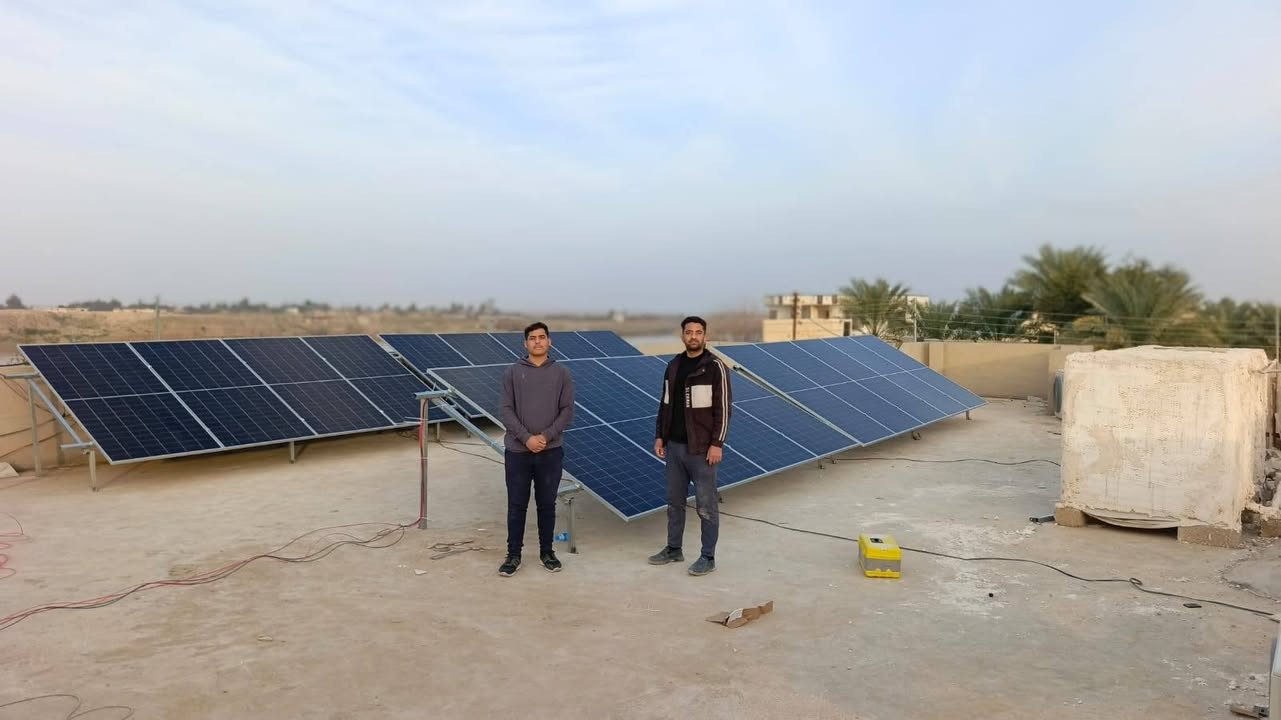 شركة الشروق للطاقة الشمسية النظيفة
👈👈👈👈في كل مكان وزمان 👉👉👉👉
👍🏻اختار ولا تحتار اتصل بنا واترك الباقي علينا 👍🏻

تم بحمد الله تنصيب  منظومة طاقة شمسية نظيفة 
  في محافظة صلاح الدين  ناحية الزويه 

للأستاذ المهندس ابو عبدالرحمن 
الف مبارك يستاهل كل خير 

 / الاثنين / 9/ 2 / 2026

 قدرة المنظومة 
👍  30 أمبير ليلي و 32 أمبير نهاري 🔅 💫💥

مكونات المنظومة
بطاريه 15 كيلوواط عدد 2
اتفيرتر 6 كيلو واط   عدد 2
الواح عدد 18

عاشت ايديكم الكادر المميز
بقيادة الأستاذ ناظم الصحن 
و  الأستاذ عياد الجبوري 

مواد اصليه من ارقى الشركات العالمية 
ضمان حقيقي مع وصل مختوم باسم شركتنا 
صيانة  كادر متخصص في صيانة المظومات بشكل دوري وفي اي وقت  

شركة الشروق للطاقة الشمسية النظيفة مستعدون لشد وتنصيب الطاقة الشمسية خارج وداخل المحافظة وبسعر مناسب جدا 
متوفر منظومات طاقه شمسيه ونقد اقساط عن طريق ماستر كارد او كي كارد الرافدين حصراً 
موبايل 
 استاذ سعيد *********** 
استاذ ناظم *********** 
استاذ عياد ***********
