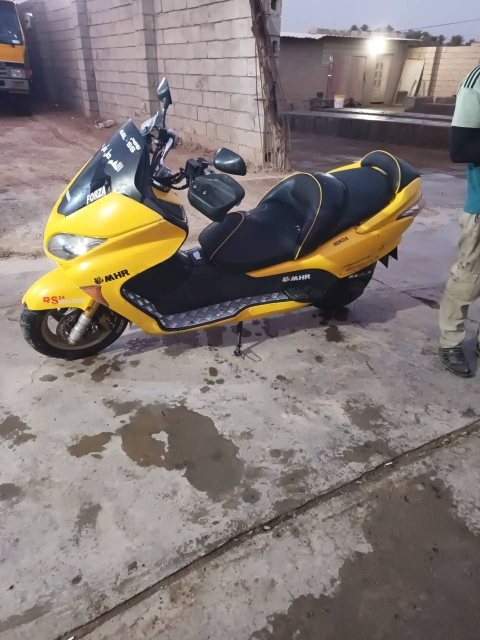 السلام عليكم فورزا 0/9 كرستال مكاني ديالى /بعقوبة السعر 900 وبيهة مجال
***********
