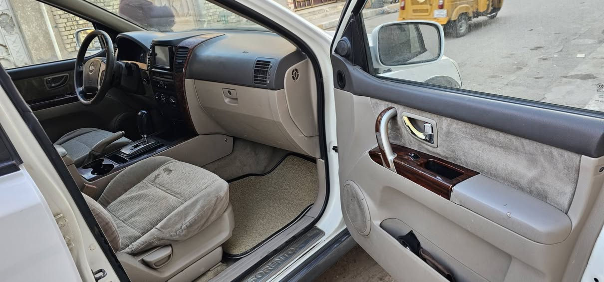 سلام عليكم محروسه لبيع مديل 2006 محرك وكير وتبريد صدر تخم تاير فتحه سلايت شغاله كشن كهرباء شاشه كهربائيات كلهه تشتغل كله كامل رقم بابل مشروع وطني  مصبوغه حزام جماليه اني صبغتهه وعدي صورهه قبل صبغ وارد امريكي حادثهه جاملق صفحه سايق مدون داخل سعر ٧٨ عنوان بغداد ***********
