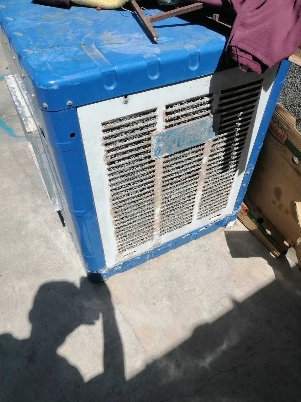 كشر مبرده حجم ٢ ونص
نوعيه توربو نظافه فول
وياه واتر بم فقط يحتاج ماطور 
سعره ٤٥ الف
اليريد يجي خاص او الاتصال
***********
