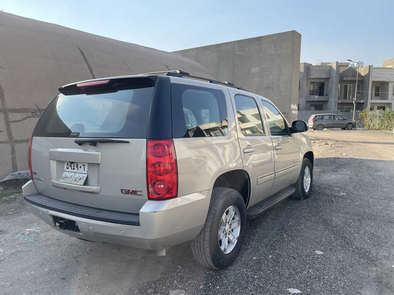 السلام عليكم 
جمسي يوكن موديل 2011 خليجي 
بدون حادث مكفول من الضربة 
السيارة ماشية 121.000 وقابل للزيادة
موصفات
كرسي السايق كهرباء
واشارة ب المراية
مكينة مكفولة 
الكير مكفول
والسيارة موضحة ب الصور 
اي شي يخص المرور غرامات تجديد سنوية كله يمي
سنويه سقطت شهر الخامس الراح 

تتواصل ***********
وتشرفني وتنورني الي يخابرني واليجيني 
السعر 20.500 $
والسوك كلشي بيه بس تبقى النظافة اهم شي 
صدر السيارة ممفتوح ابد
