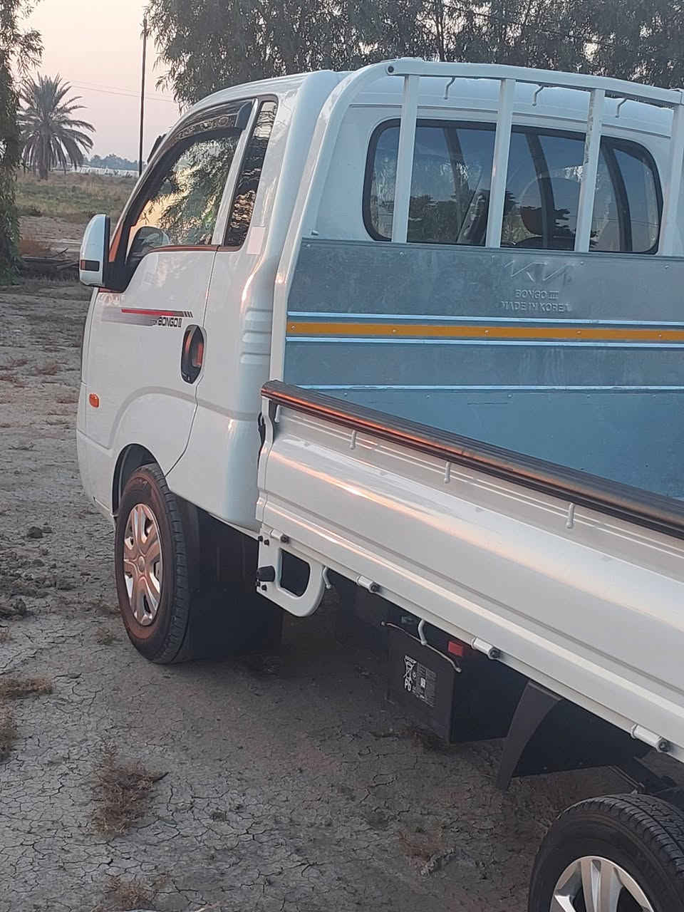 سلام عليكم.. كيا مسكر فول وربع اوتوماتيك موديل 2023 آخر موديل اجه بي كاز ال ٢٤ و ٢٥ اجه غاز... وارد كوريا اصل مو تجمع صيني.. السياره بعدي زيرو ماشيه ٩ فقط. تترقم بسمك مباشر رقمها بغداد. هزه جديده مجرد تروح تبصم إجراءاتها كامله .. 
مواصفاته  مري شفط .... تدفئه وتبريد بل كشنات والستيرن.. حساسات.. مانع انزلاق.. تحديد مسار... رادار امامي .. كشن كهربائي... هيترات بل مري.. فول للأخير 6دكم 
رايده ب ٢١٠ وبيها مجال قليل شامل الرقم يعني مرقم وكامل 
بل شركه اخواتها ب ٢٣٥ 
مكاني بابل المشروع المسيب قرب الدولي..مويلحه..
***********
***********
