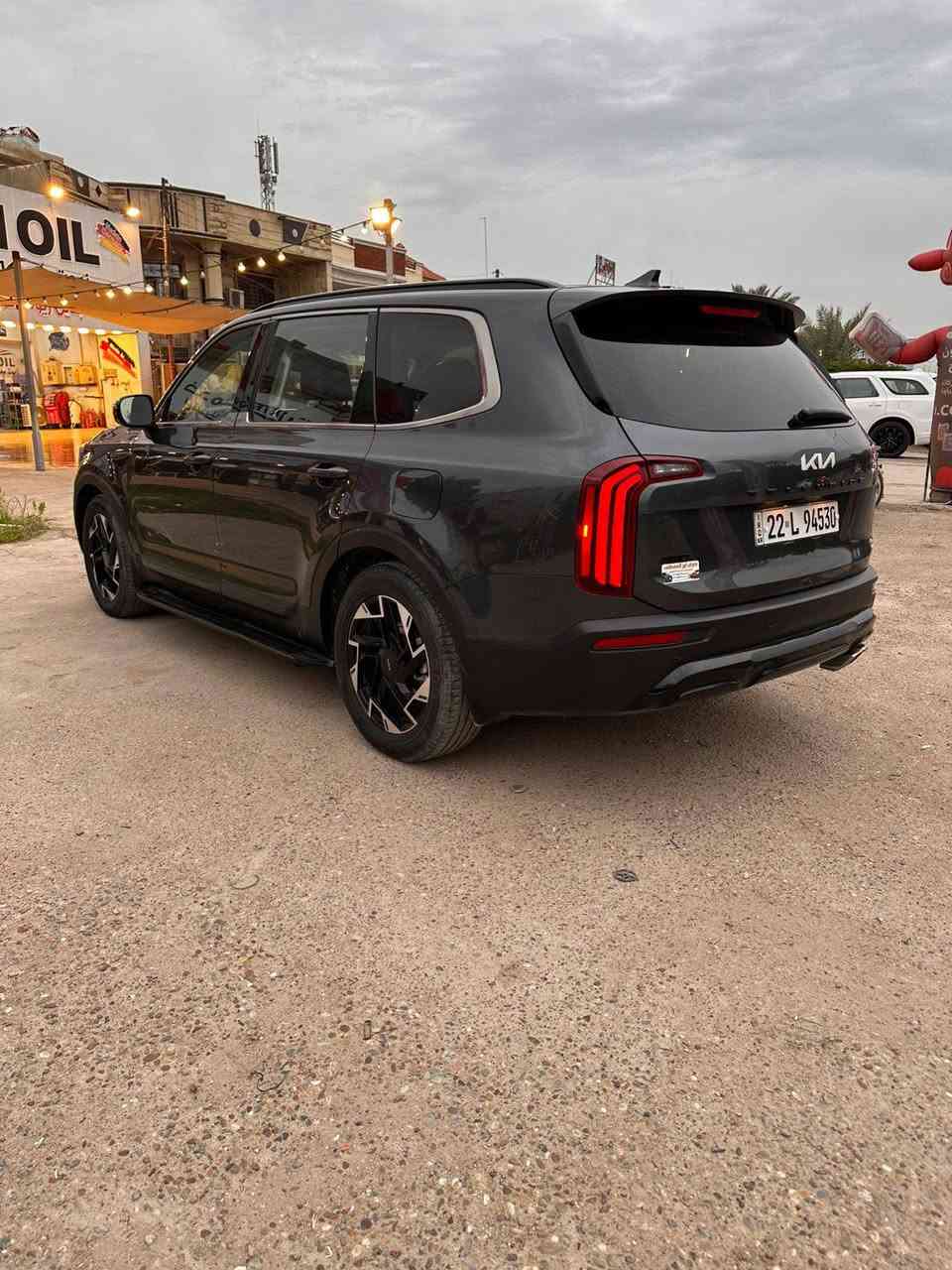 السلام عليكم عندي تلورايد موديل 22 فول الفول SX برستيج اعلى فئه بالتلورايد تدفئه وتبريد كشنات حتى الخلفيات تبريد وتدفئه
 سايد بريك بصمه 
فتحه عدد 2
حساسات اماميه وخلفيه
رادارات 360 درجه 
كامرات محيطيه 
كشنات جلد منفصل 
انظمة قياده 6 ماوس 
دفع رباعي
شاحن وايرلس 
جميع الكشنات كهرباء كشن السايق ميمري 
بردات خلفيه مري شفط والجنطه شفط 
الحادث جاملغ امامي جهة السايق وحافة البنيد رقم الهاتف *********** السعر على الخاص للتفاوض مكاني بغداد حي الجهاد بيع او مراوس
